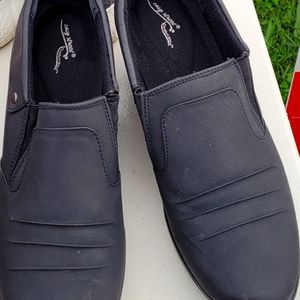 SIZE 12 W BLACK SHOES,